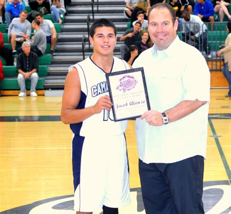 Jacobo Receiving His Award — FXGGXT — fxggxt.com .